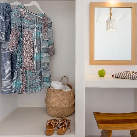 Halara * Plaka (Milos)