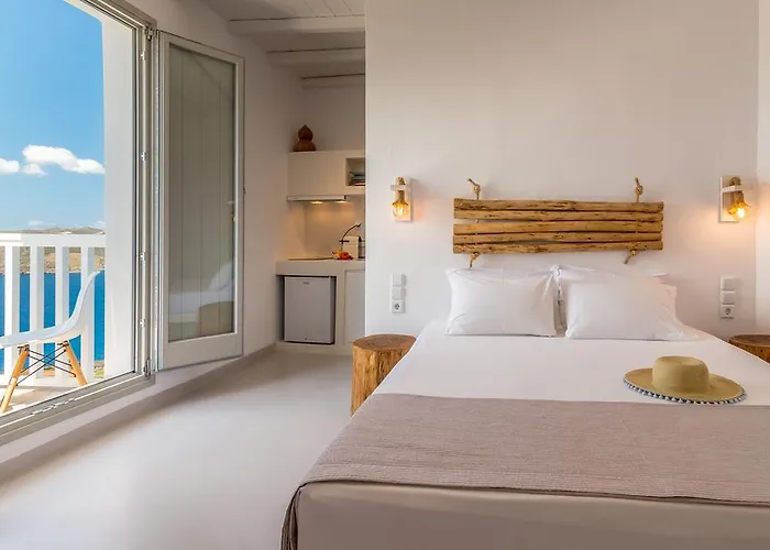 Halara * Plaka (Milos)